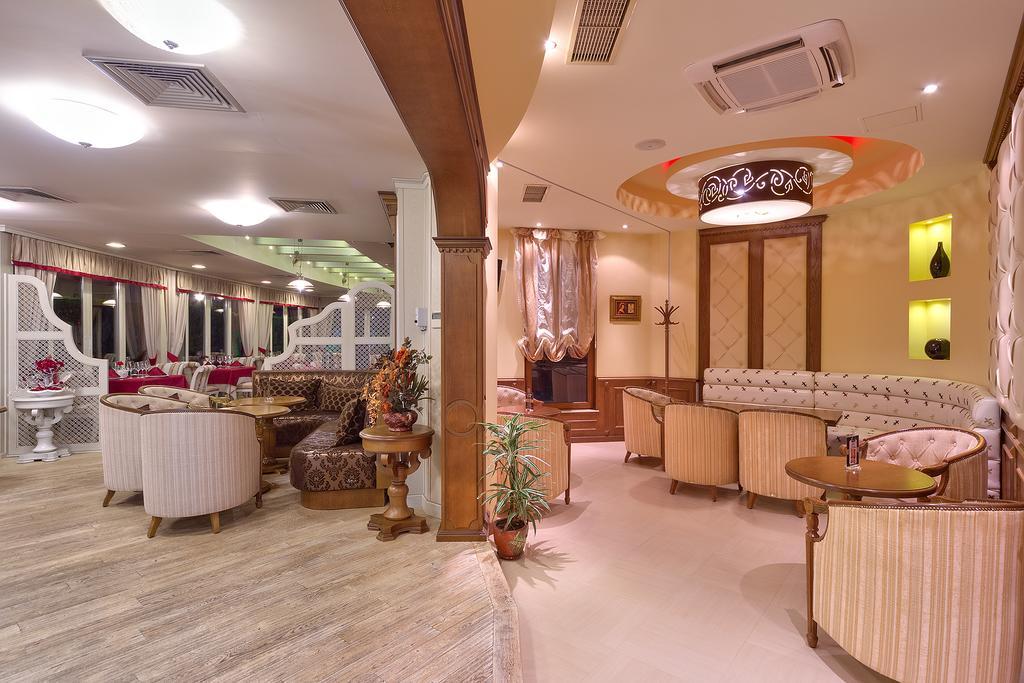 Hotel Club Central Hisarya Exterior photo